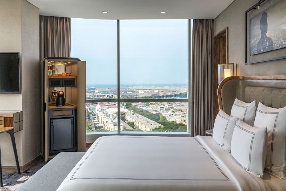 Swissotel Jakarta PIK Avenue 18/75