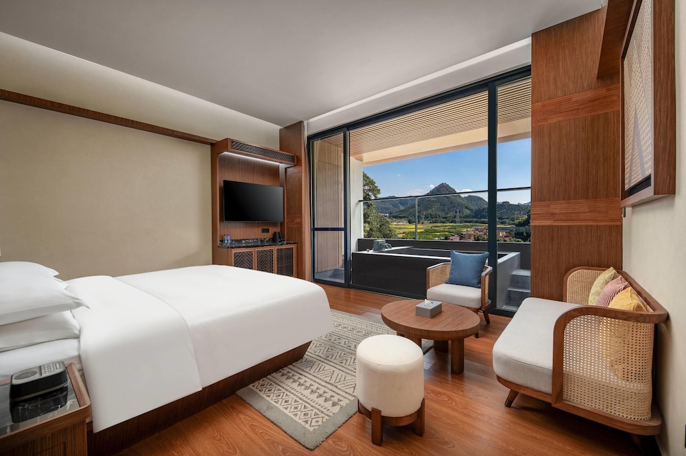 Deluxe, King Bed, Hot Spring Bath