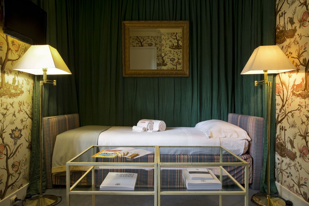 Relais And Chateaux Cazaudehore 24/79