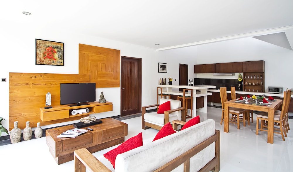 Delu Villas And Suites Seminyak 28/48