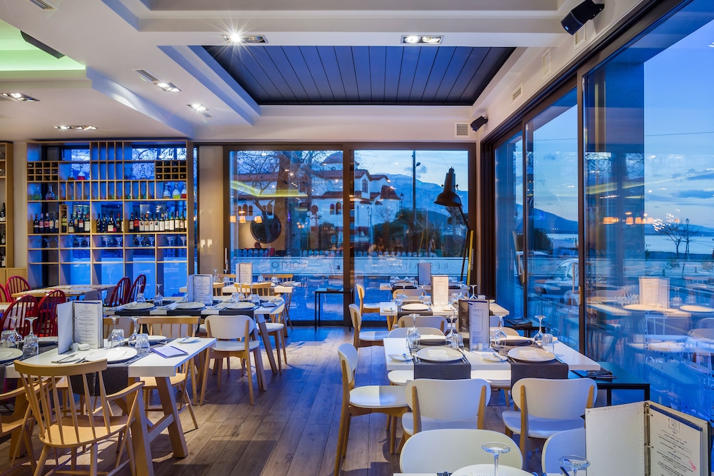 Porto Marine Hotel 44/64