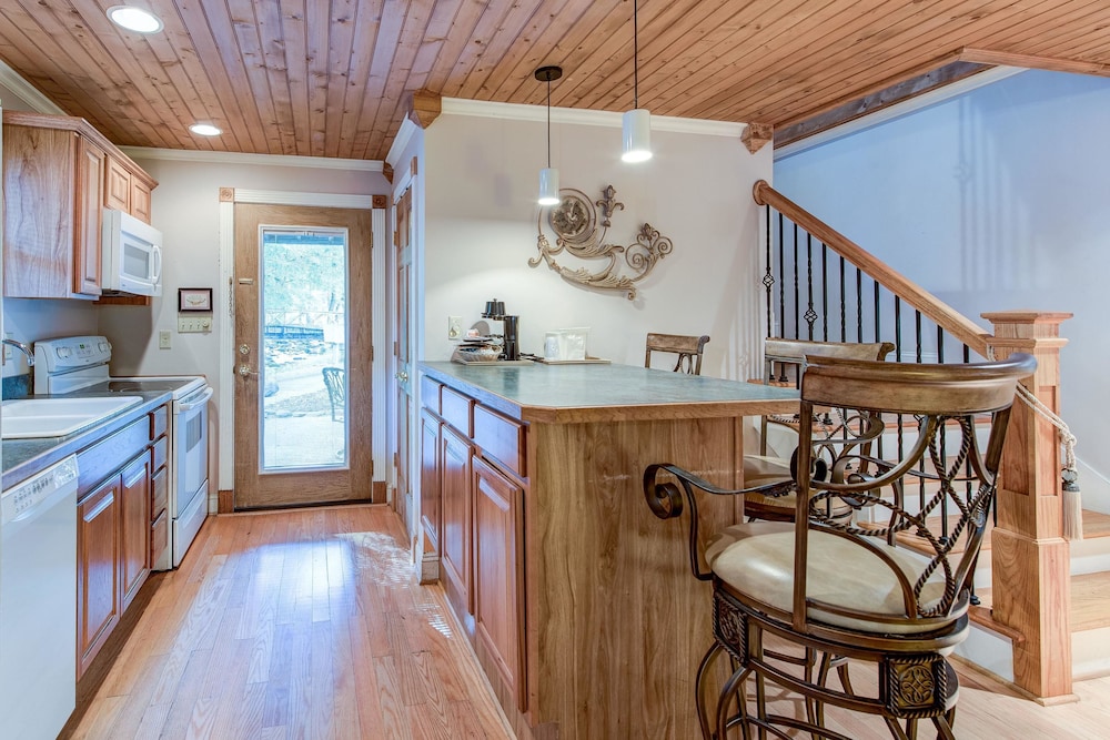 Quality Inn Creekside - Downtown Gatlinburg 42/45