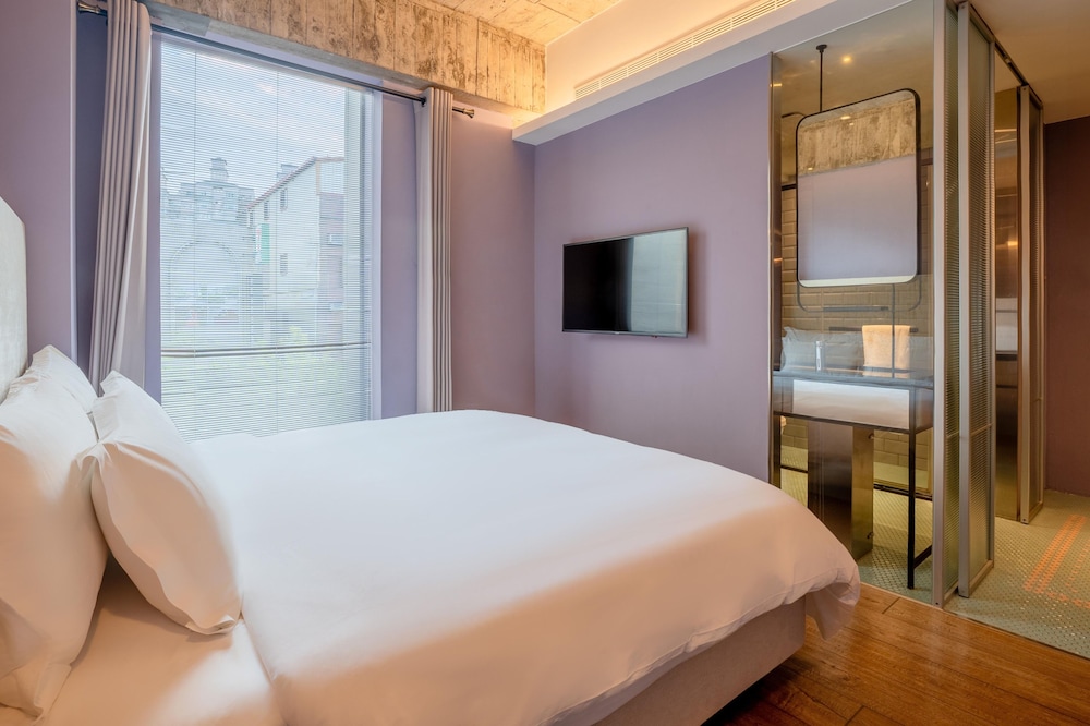 STANDARD, DOUBLE BED