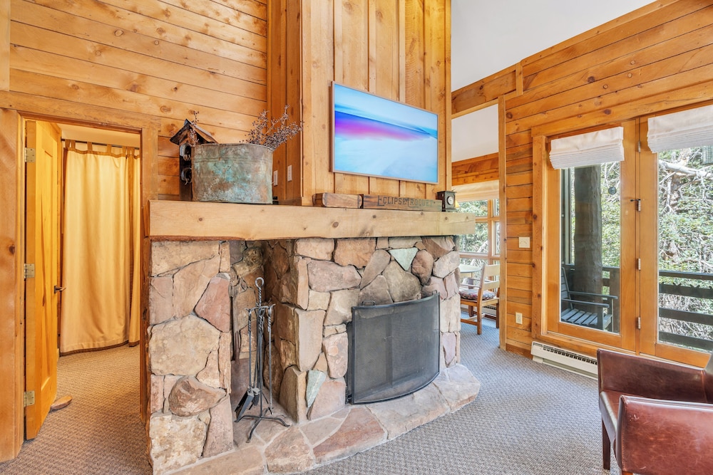 Sundance Mountain Resort 8/72