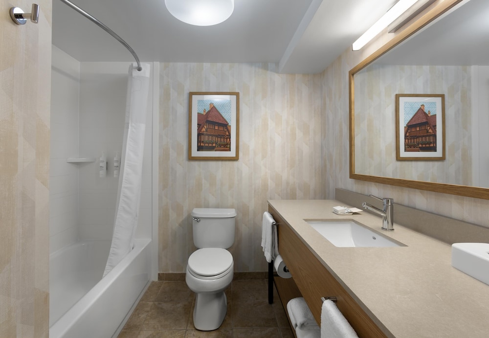 غرفة بسرير كينج، Hampton Inn Helen 3/6