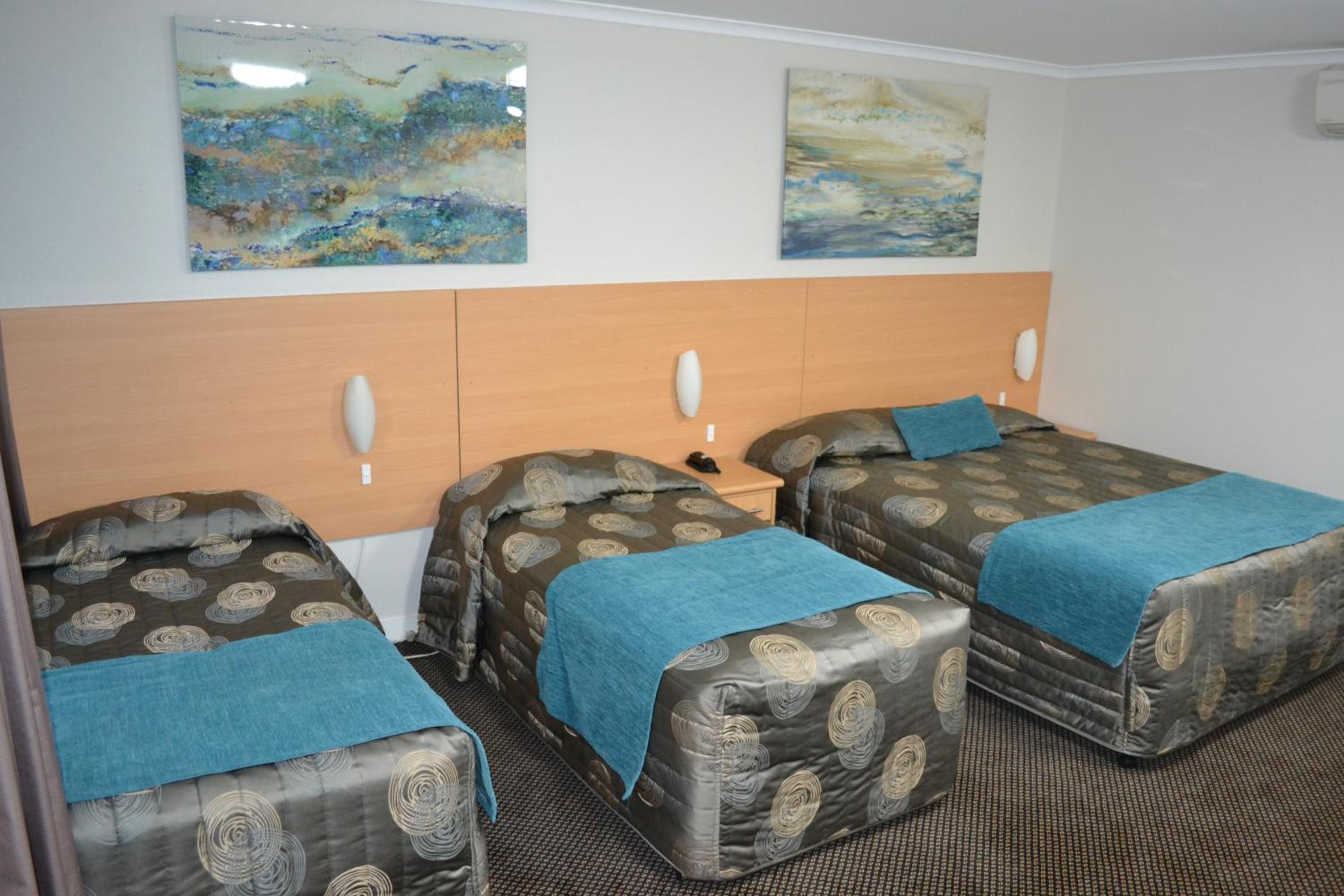غرفة عائلية، Cattlemans Country Motor Inn & Serviced Apartments 2/3