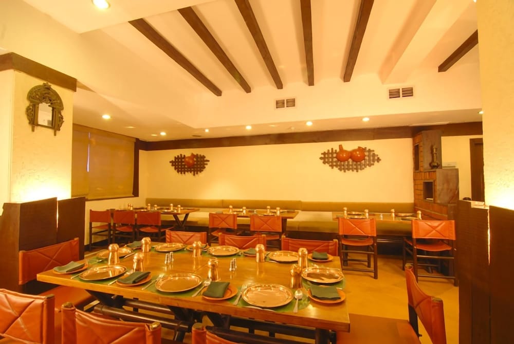 Hotel Chanakya Patna 26/34