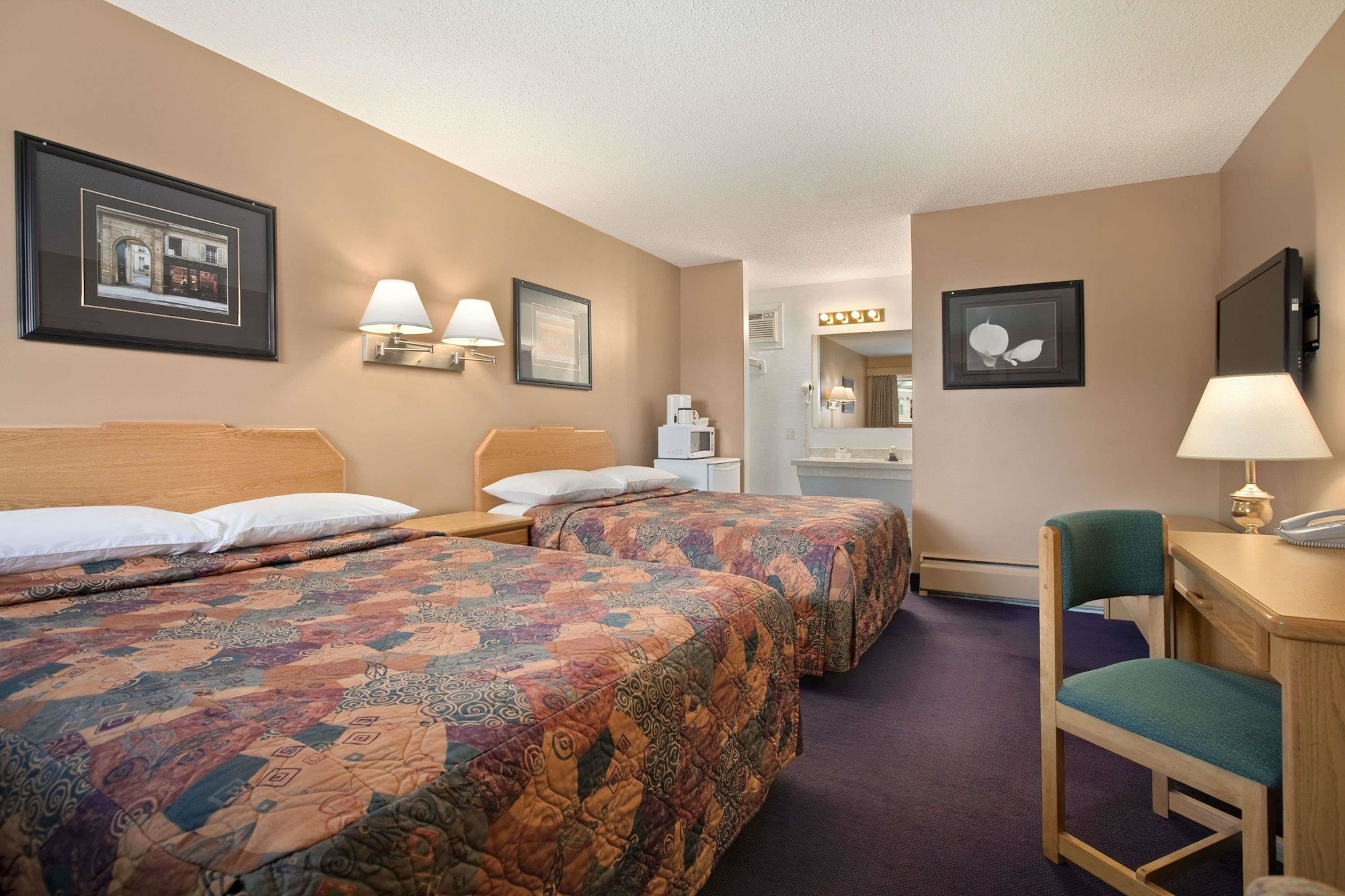Room, 2 Queen Beds, Smoking