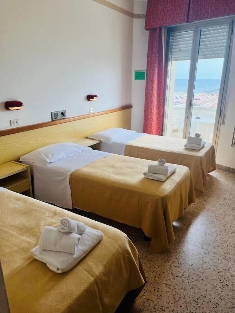 Hotel Columbia Frontemare 14/41