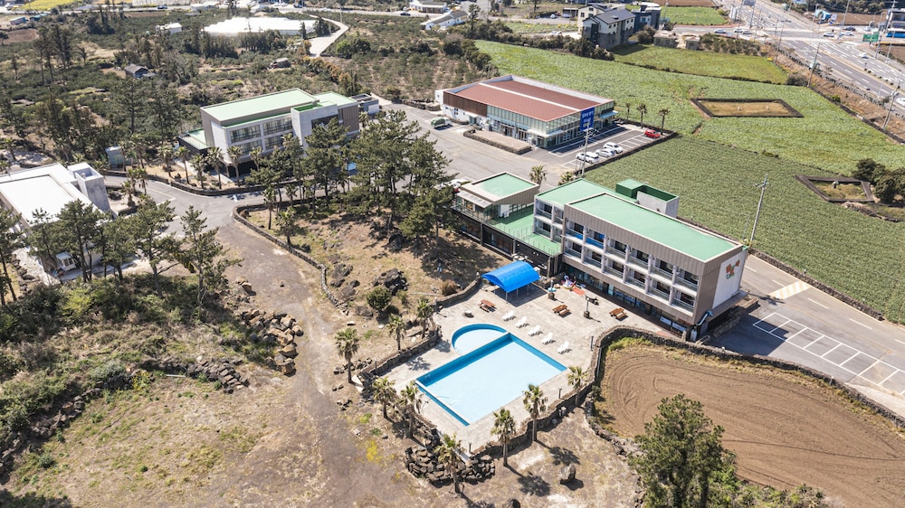 Dammora Hotel and Resort 7/64