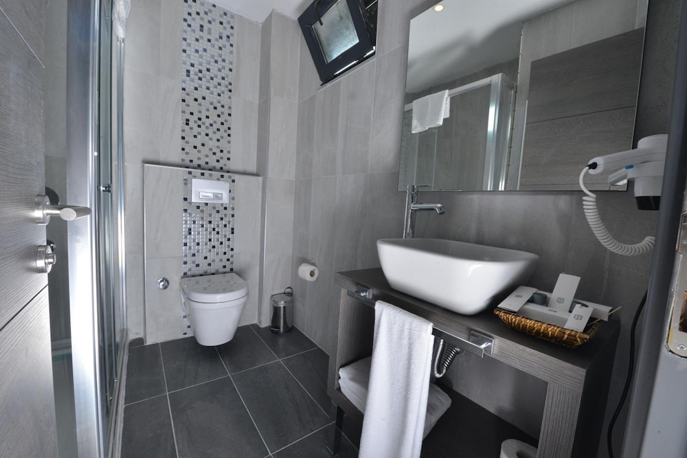 A11 Hotel 26/48