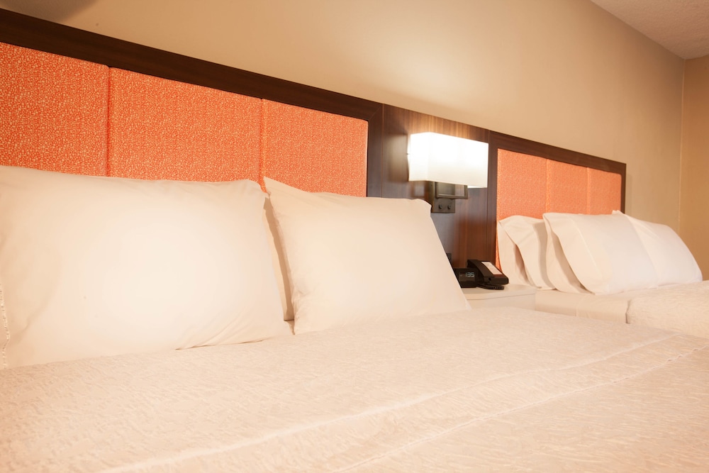 Hampton Inn Pennsville 20/48