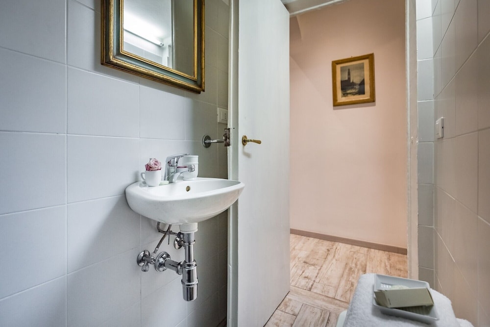 Arno Apartment B 27/32