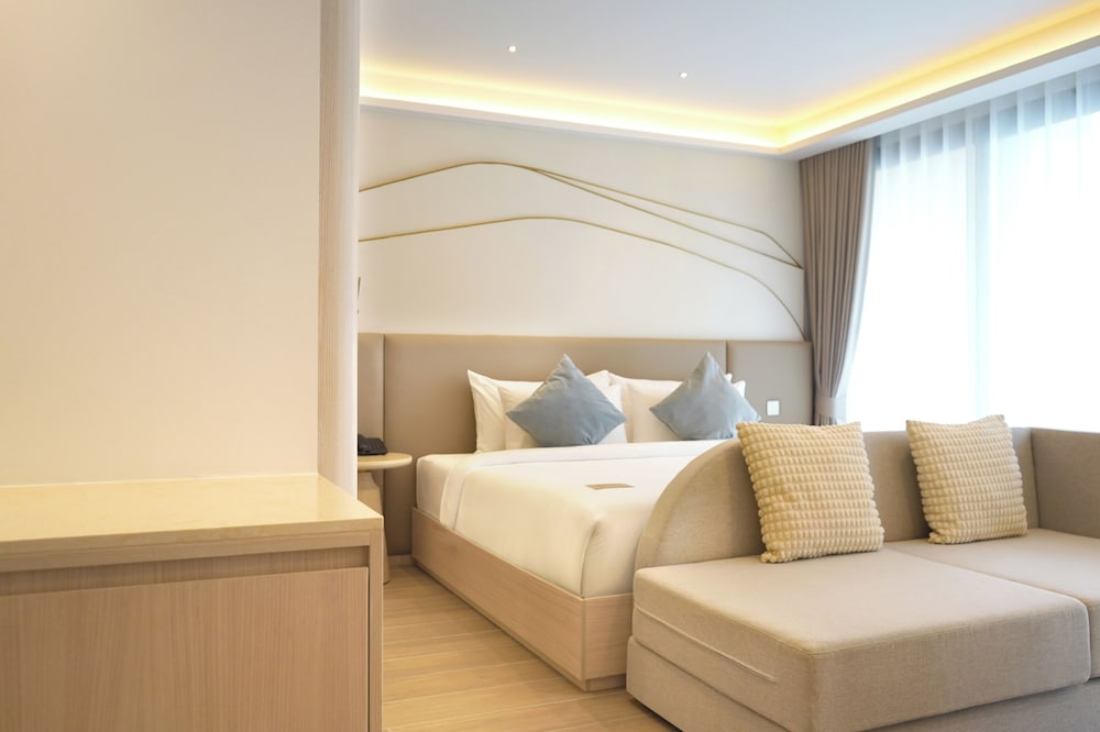 DELUXE PLUS ROOM