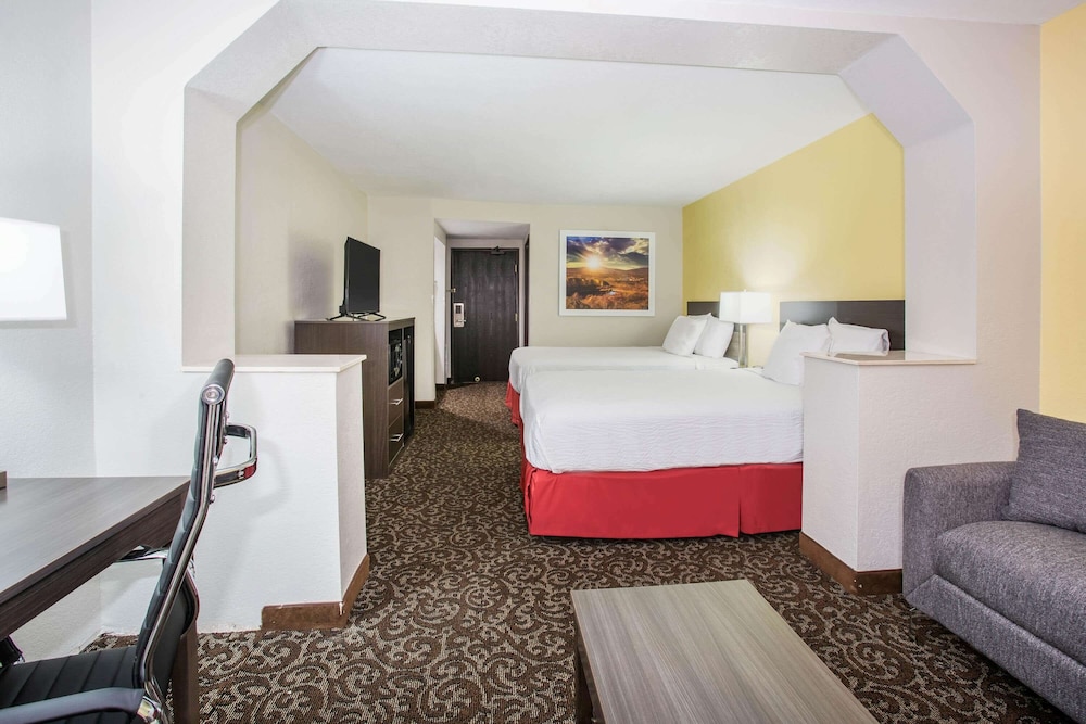 Days Inn By Wyndham Phoenix North 23/51