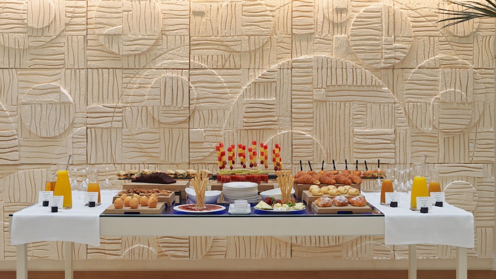 H10 Croma Malaga 10/50