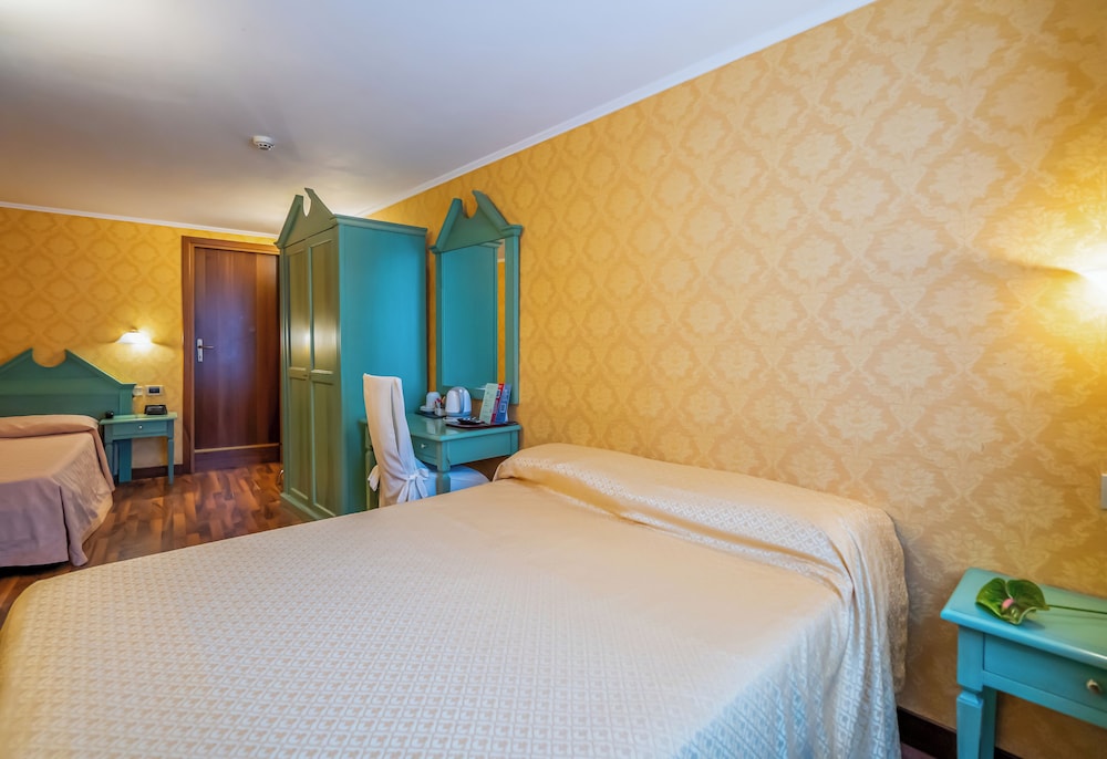 Tintoretto Hotel 16/79