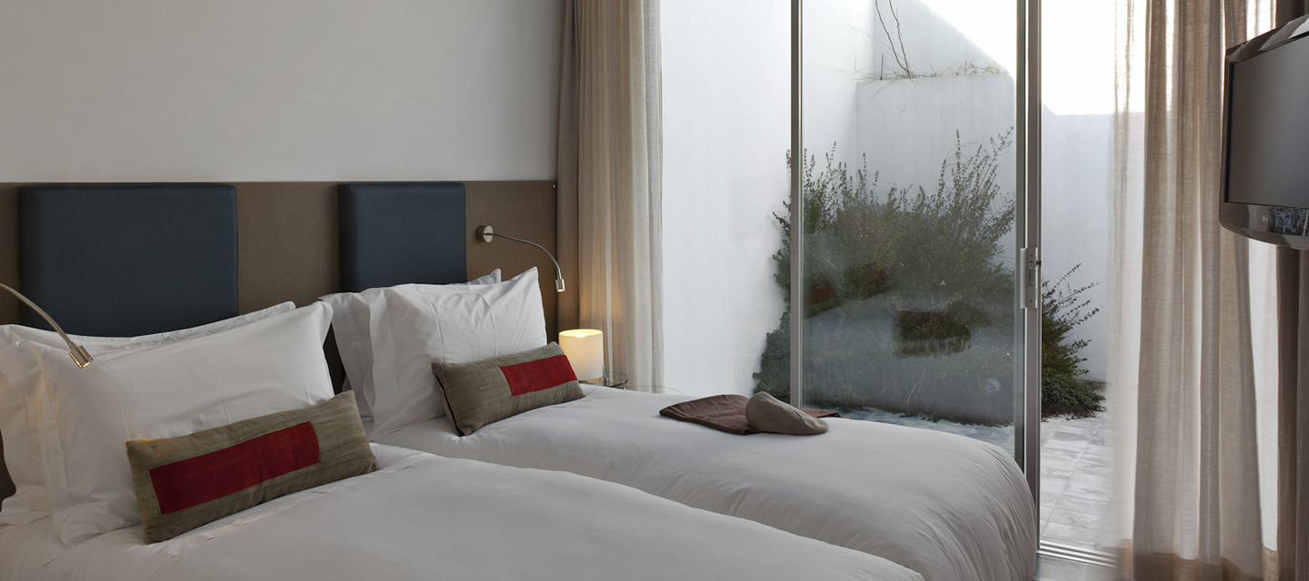 2 Bedrooms, Villa