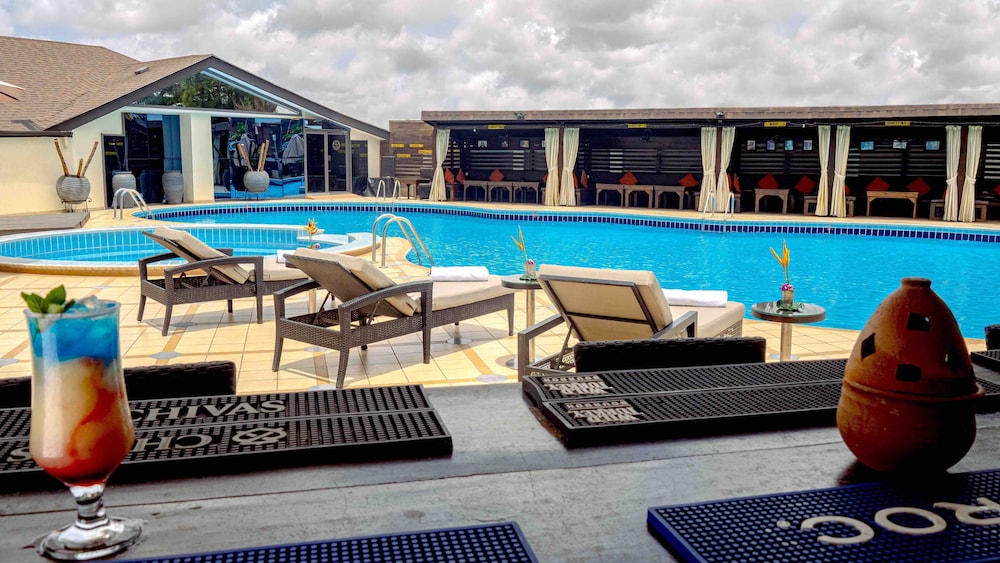 Oak Plaza East Airport Hotel 41/47
