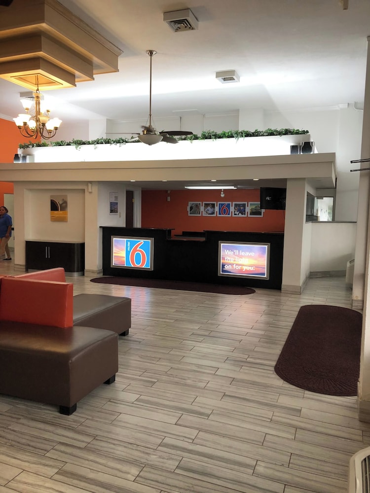 Motel6 Daytona Beach, FL - Speedway 20/57