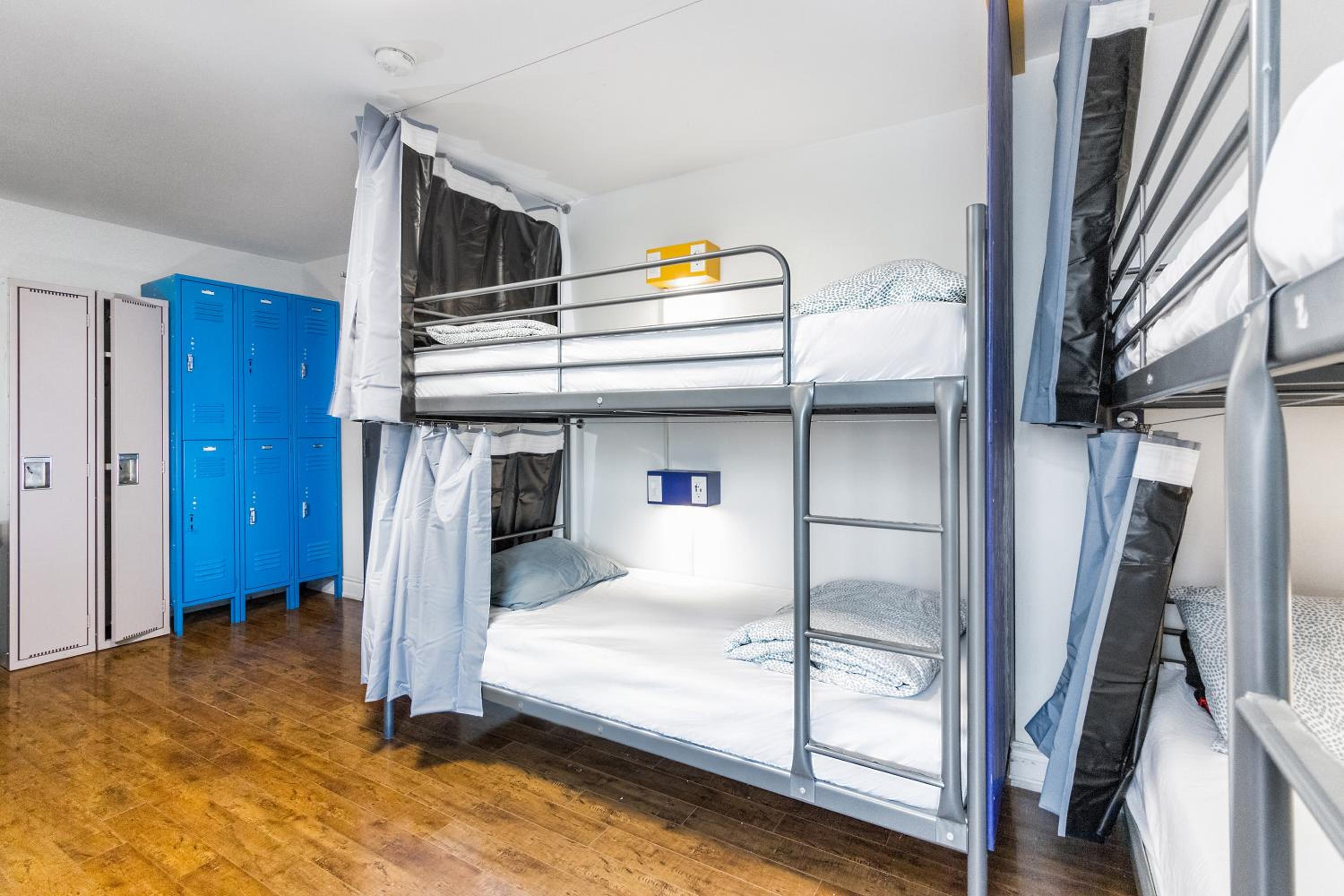 Private, 8 Beds, Shared Bathroom