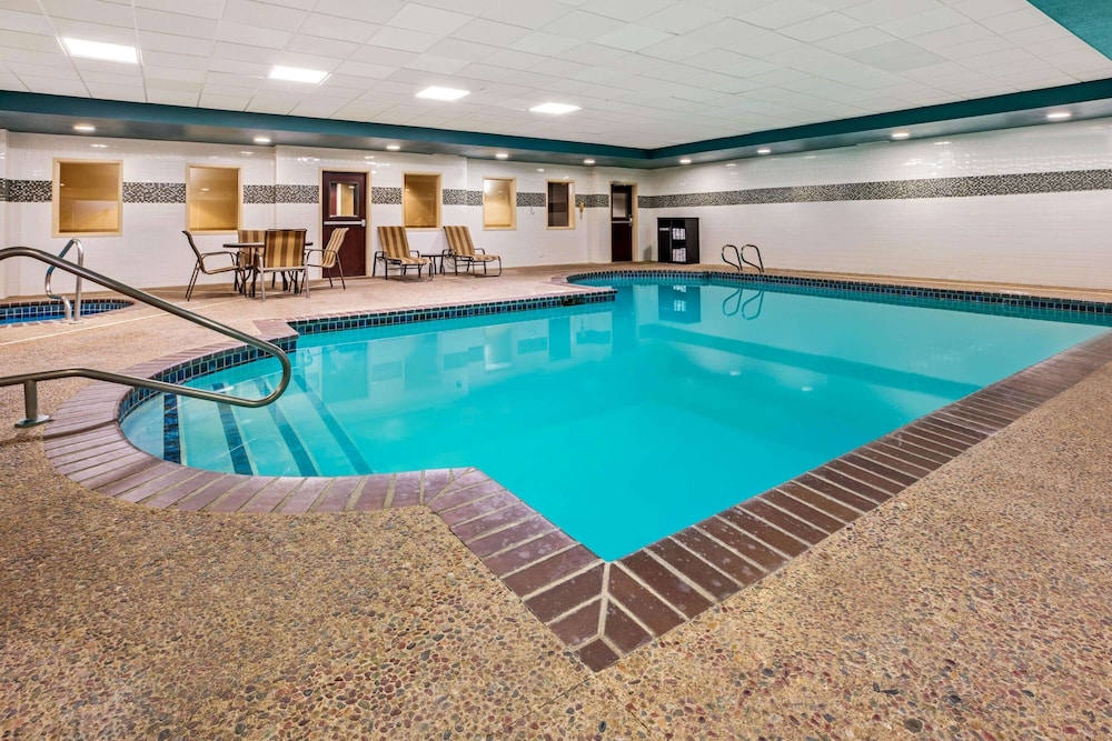 La Quinta Inn And Suites By Wyndham Meridian Boise West 24/35