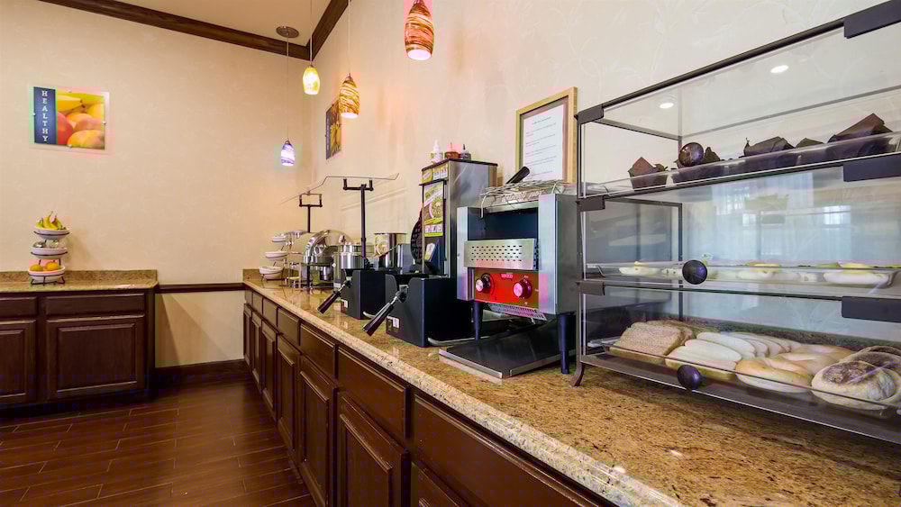 Best Western Plus First Coast Inn & Suites 38/53