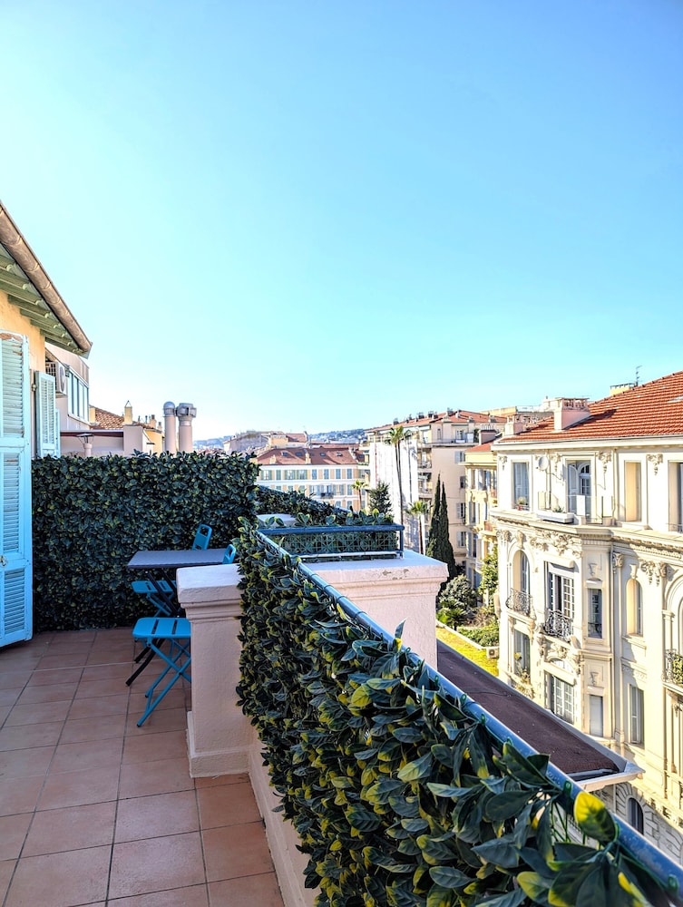 Hotel H33 43/50