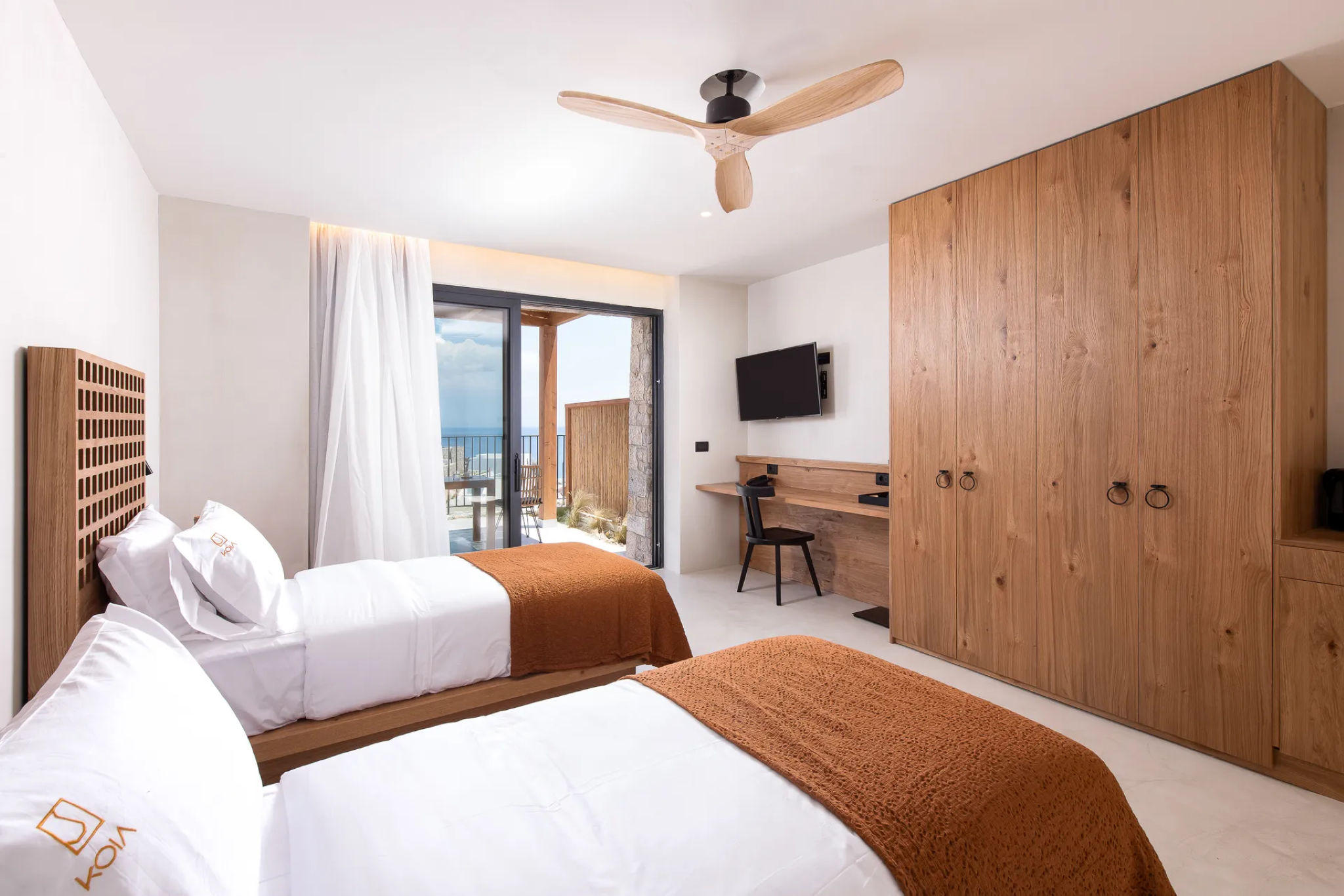 Cave, Junior Suite, Sea View, Accessible