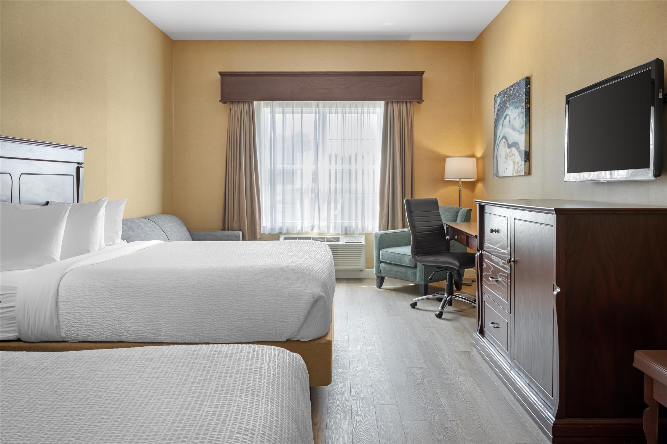 Best Western Plus Fredericton Hotel & Suites 8/29
