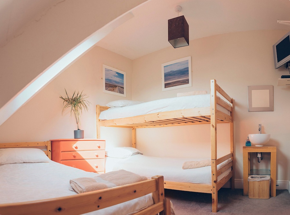 Room, Triple, 1 Single and 1 Bunk Bed, Shared Bathroom