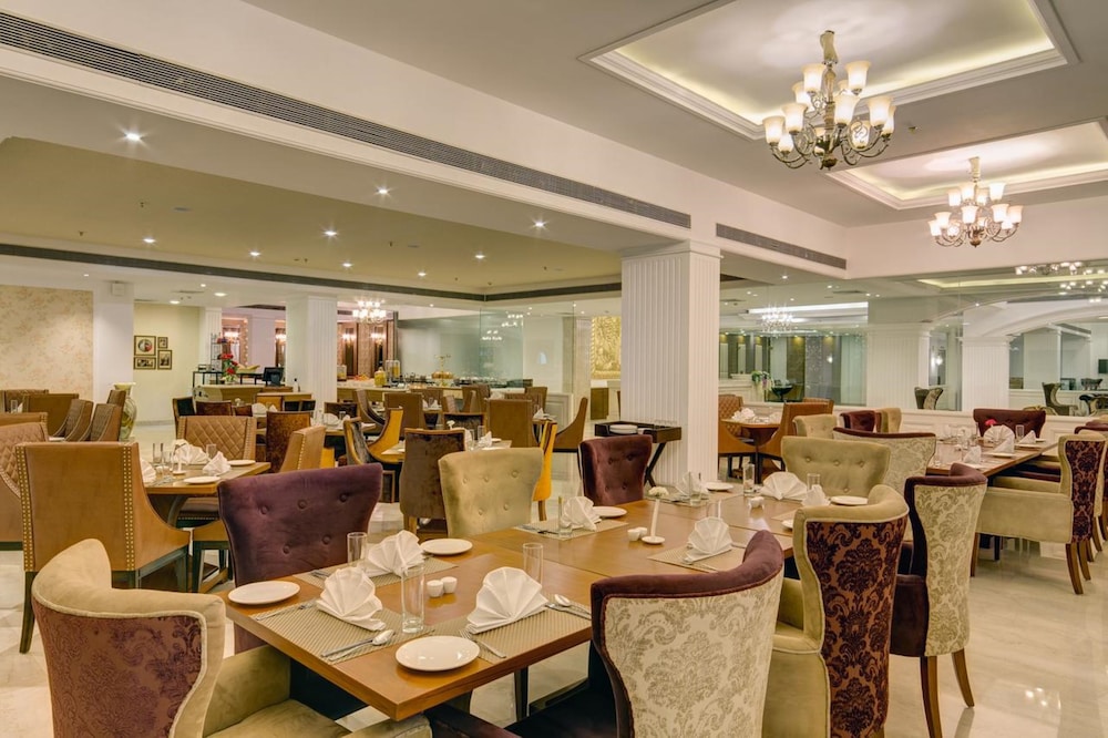 Ramada Plaza by Wyndham Chandigarh Zirakpur 45/58
