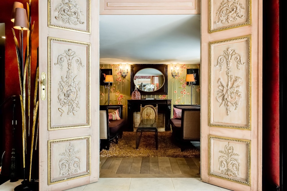 Hotel Chateaubriand 18/48