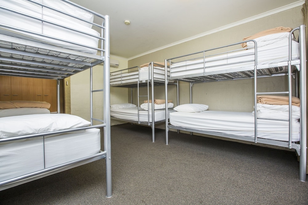 Ibis Styles Canberra Eaglehawk 31/65