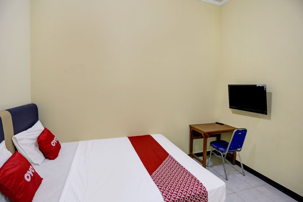 غرفة قياسية بسرير مزدوج، OYO 3767 Permata House 3/4