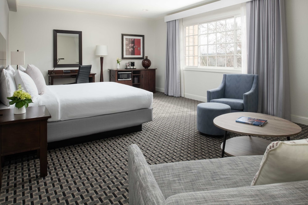 Toll House Hotel Los Gatos, Tapestry Collection by Hilton 10/50