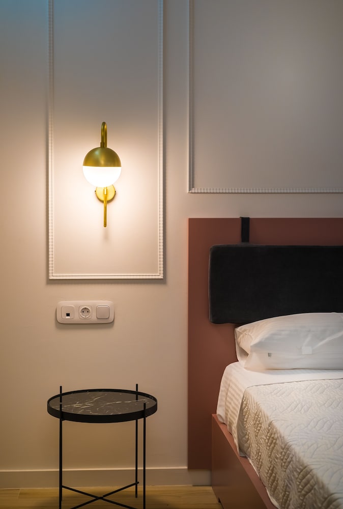 Allure Central Boutique Hotel 12/26