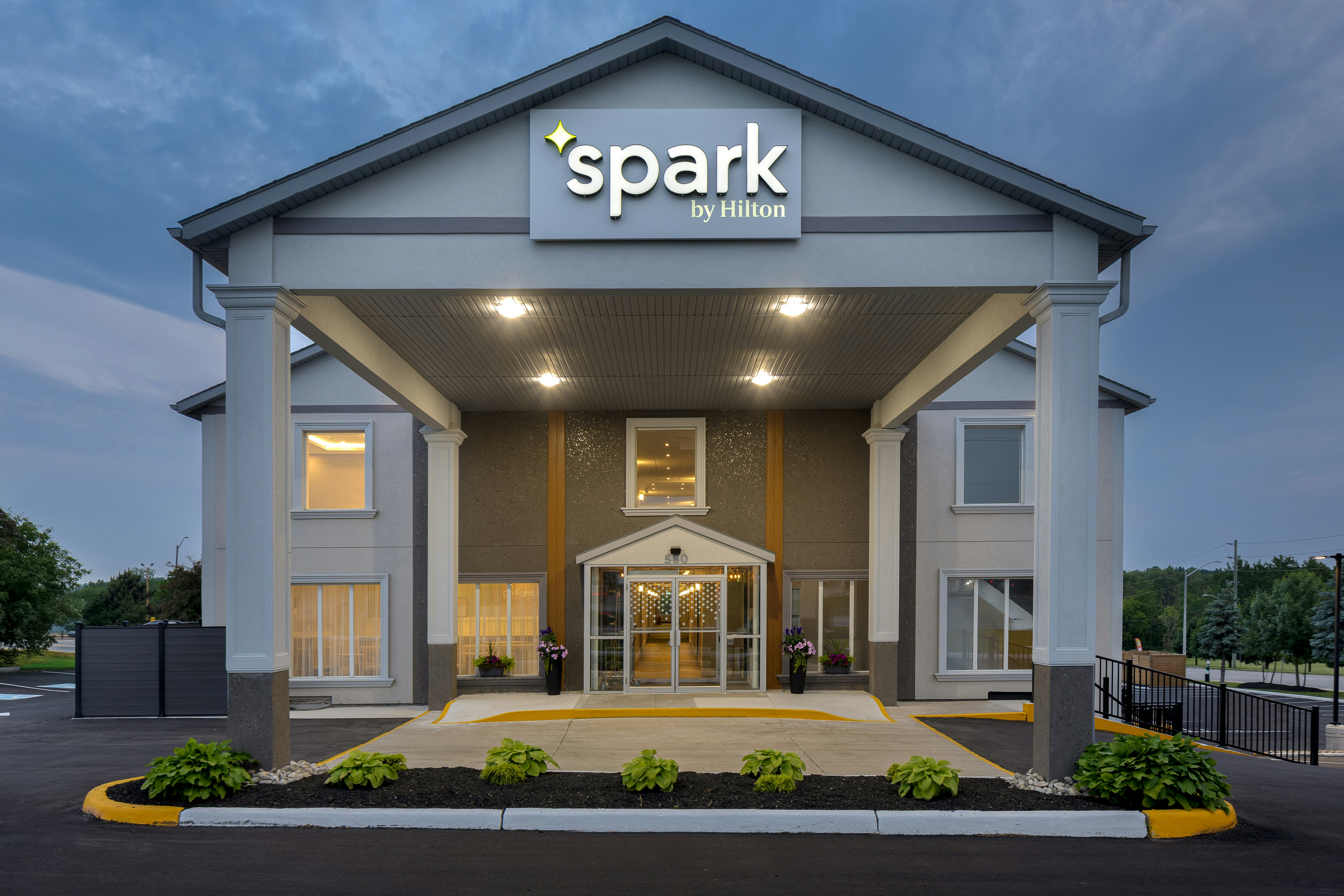 Spark by Hilton Woodstock 1/24