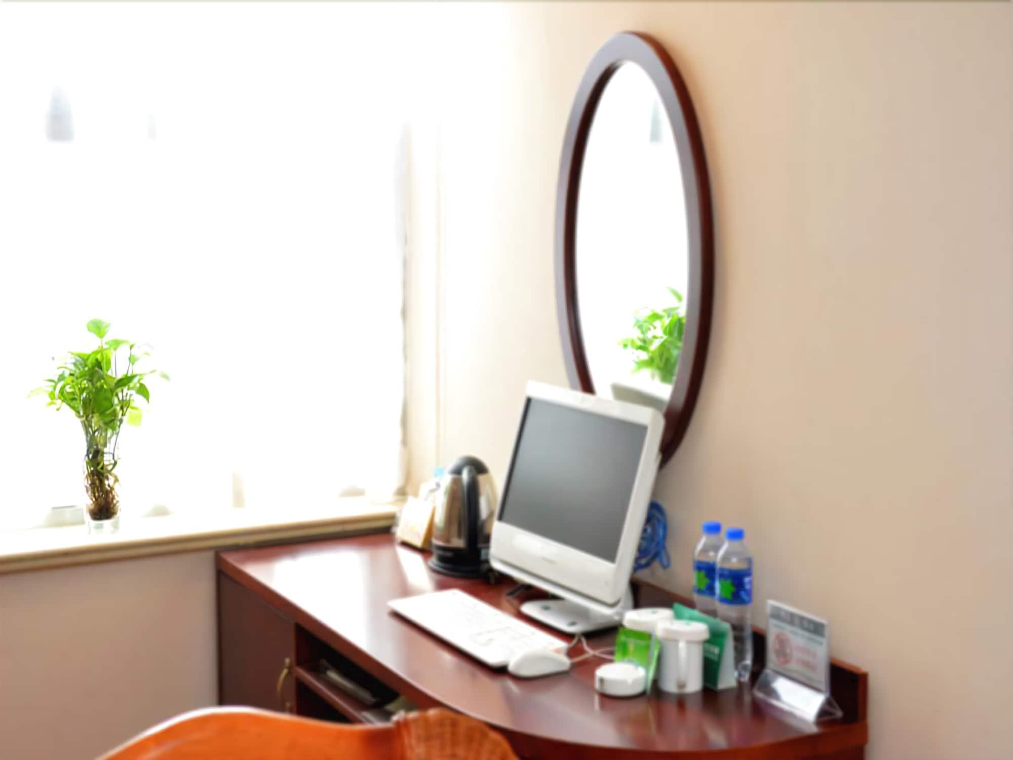 Greentree Inn Zhejiang Jiaxing Zhapu Jiulong Mountain Express Hotel 43/46