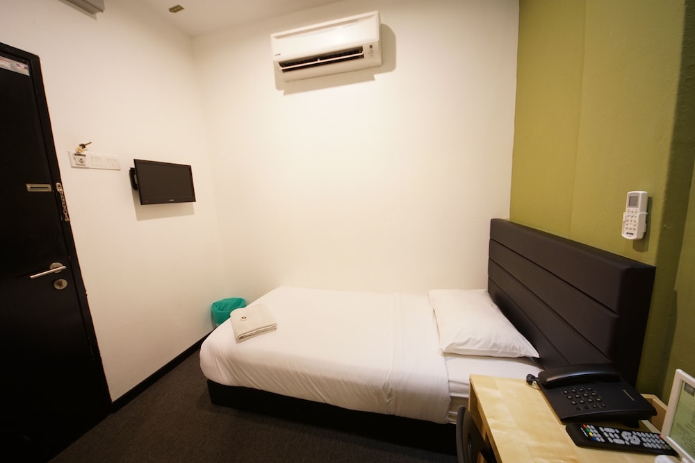 Tulip Hotel 5/40