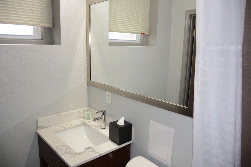 Quality Inn & Suites Kansas City Downtown 45/50