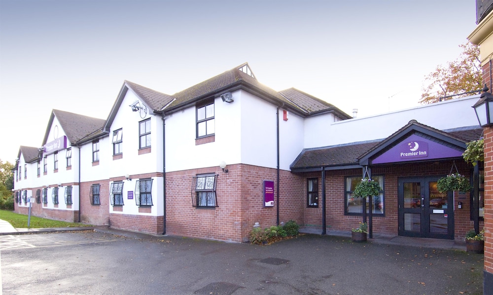 Premier Inn Manchester Airport Heald Green in MANCHESTER
