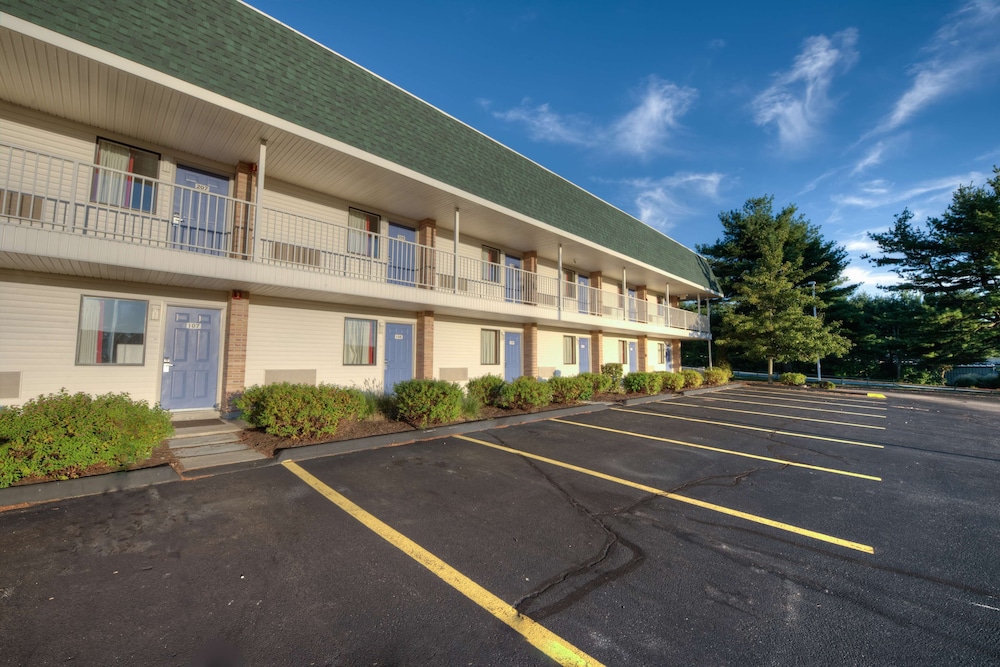 Motel6 Niantic, CT - New London 34/46