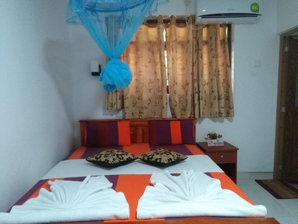 Hotel Camorich 11/36