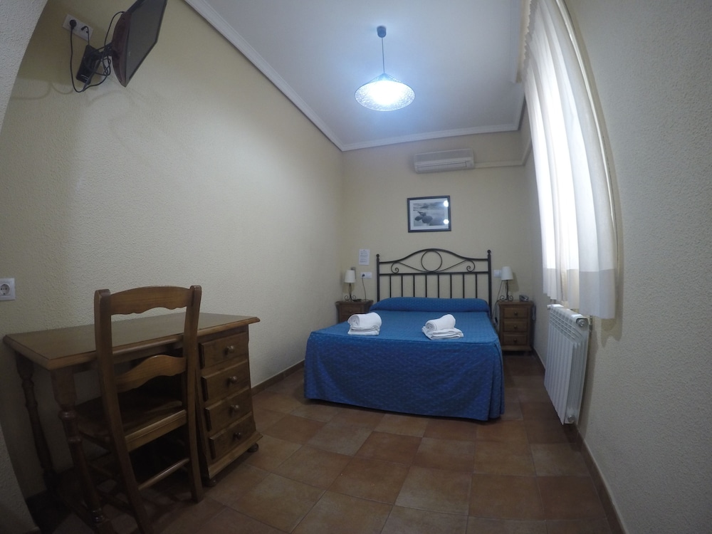 Hostal El Pilar 25/68