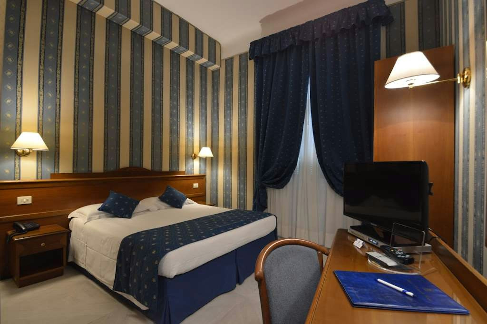 Hotel Montecarlo Roma 17/48