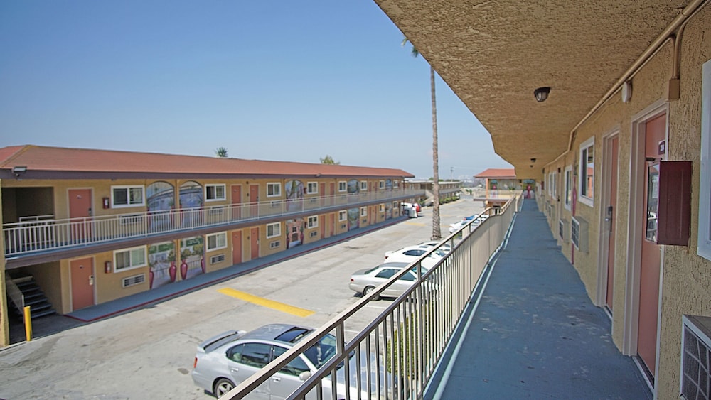Los Angeles Inn & Suites - Lax 12/58