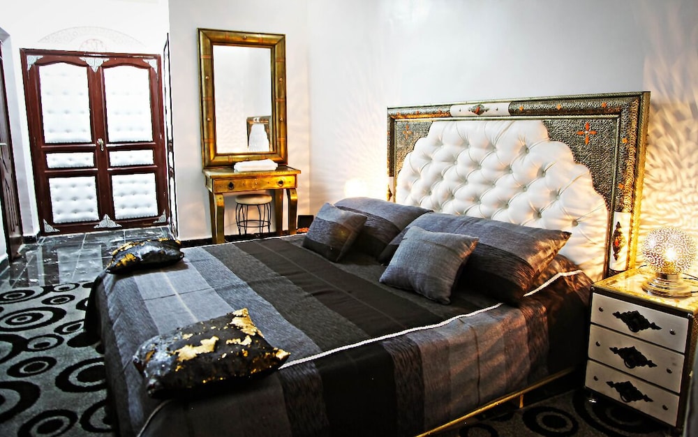 CLASSIC, TWIN BEDS
