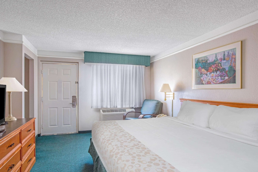 Days Inn by Wyndham Reno 10/47