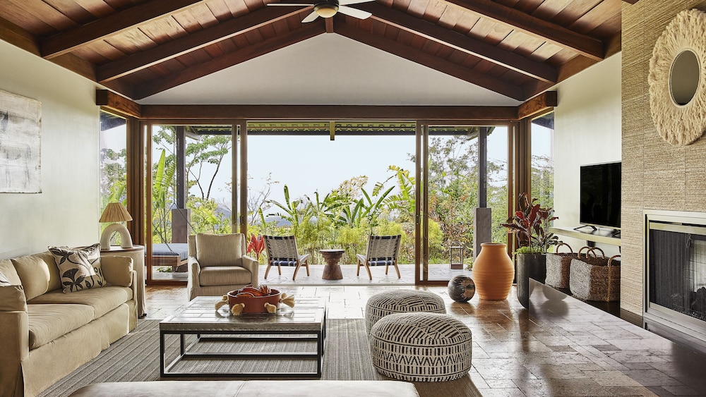 HACIENDA ALTAGRACIA 53/84